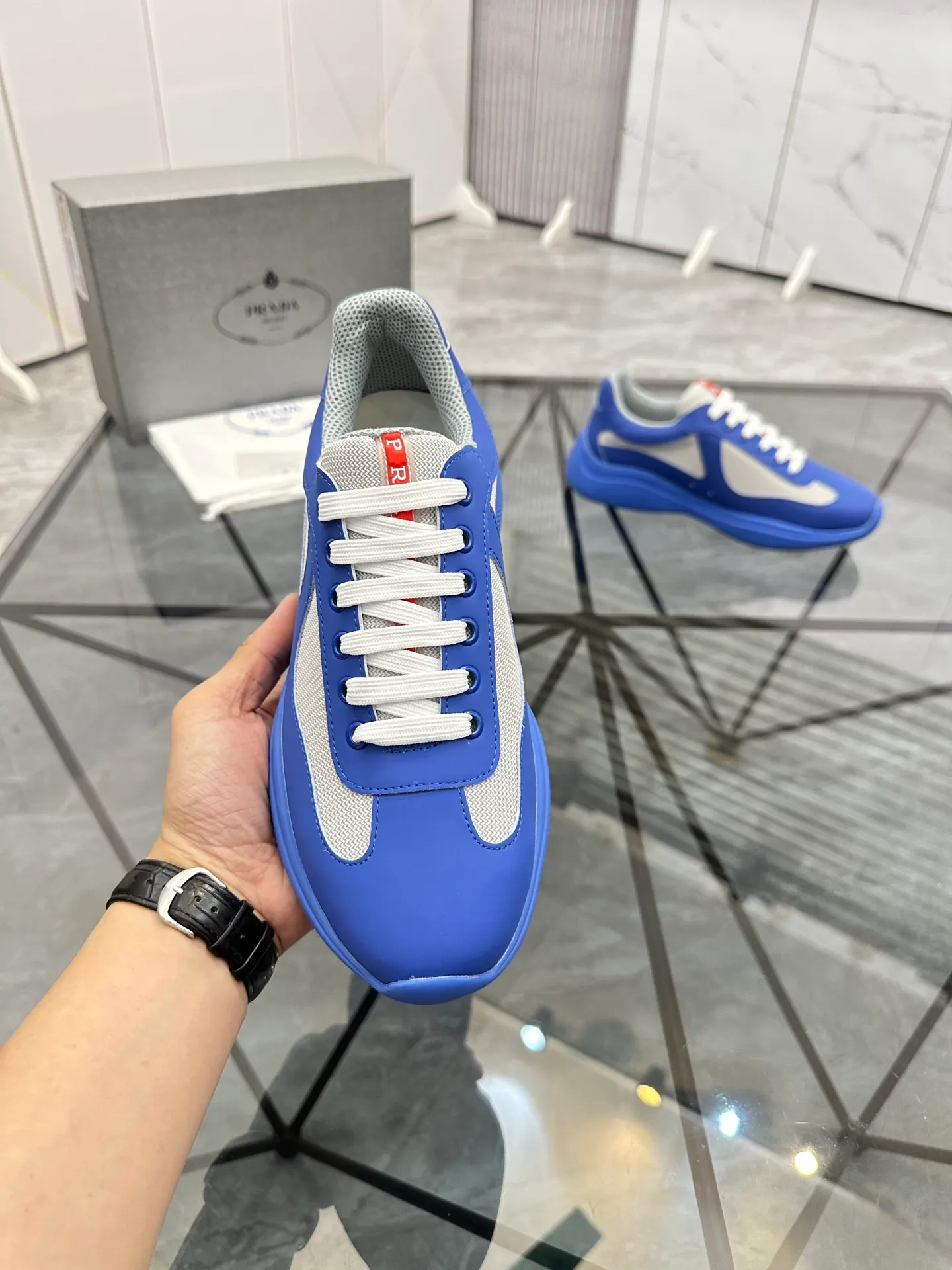 Men's shoes: 💰P360¥ Product trademark: Prada *"Prada*" low-top casual shoes Regular size: 35-47 (can be customized to 48) couple style Product materials: imported silk leather upper, breathable lining, original outsole. Number: 943